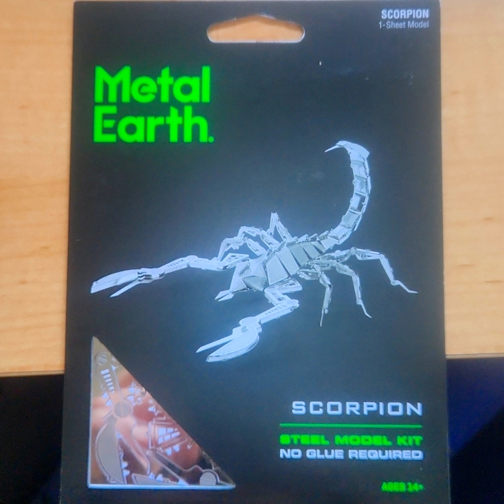 Metal earth scorpion